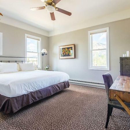 Elk Mountain Lodge 마운트크레스티드부트 외부 사진