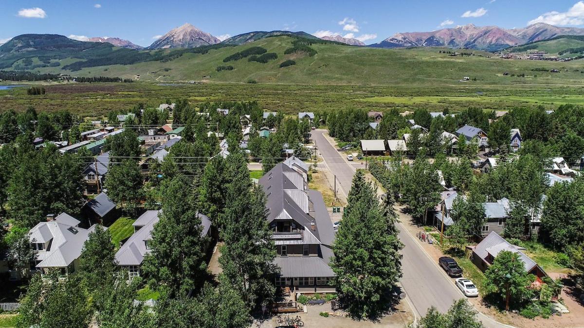 Elk Mountain Lodge 마운트크레스티드부트 외부 사진