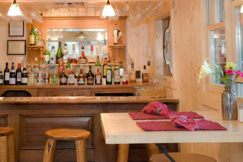 Elk Mountain Lodge 마운트크레스티드부트 외부 사진
